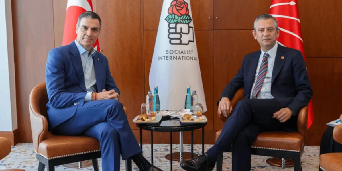 Sosyalist Enternasyonal YENİ Parti'yi Kabul Etti, CHP Üyeliğini Dondurdu