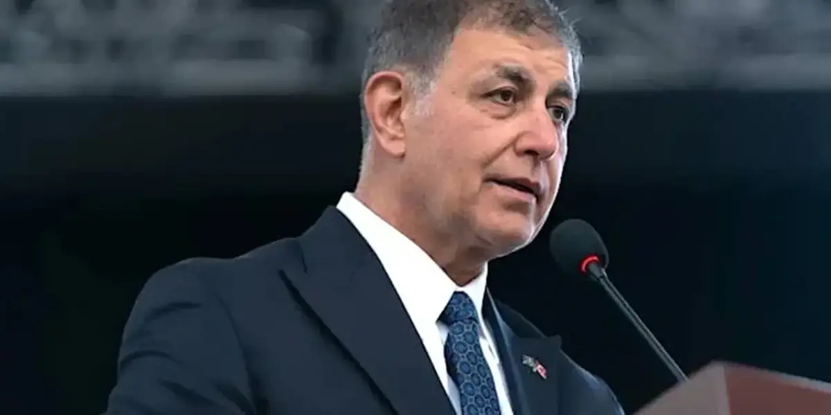 Cemil Tugay İzmir için Karar Aşamasında