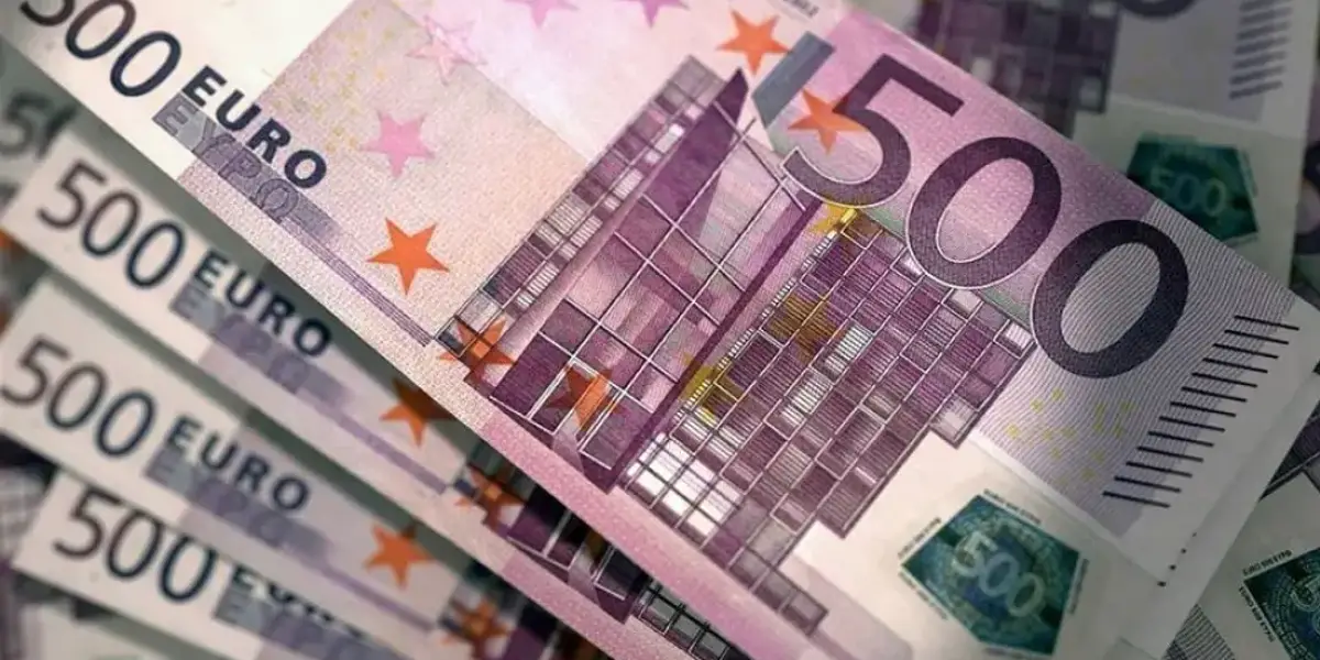 Avrupa'daki Belirsizlikler Euroyu Değer Kaybına Uğrattı