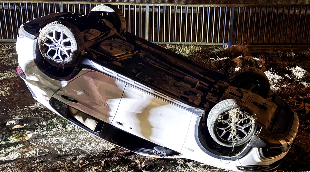 Ümraniye'de şarampole devrilen otomobilin sürücüsü hayatını kaybetti