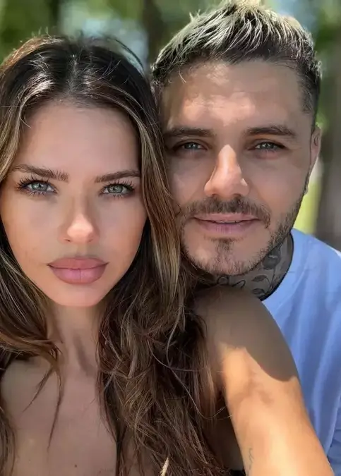 Galatasaray'ın Arjantinli futbolcusu Mauro Icardi, eski eşi Wanda Nara ile yaşadığı sıkıntılı ayrılığın ardından yeni bir ilişkiye adım attı.