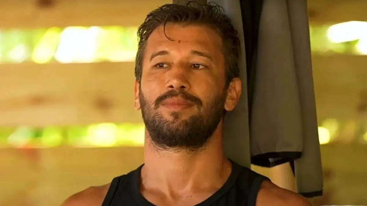 Survivor All Star - Gönüllüler 2025 sezonu tüm heyecanıyla devam ediyor. All Star takımının as oyuncularından Adem Kılıçcı ile Gönüllüler takımına yedeklerden katılan Senem Genç arasında neler oluyor?