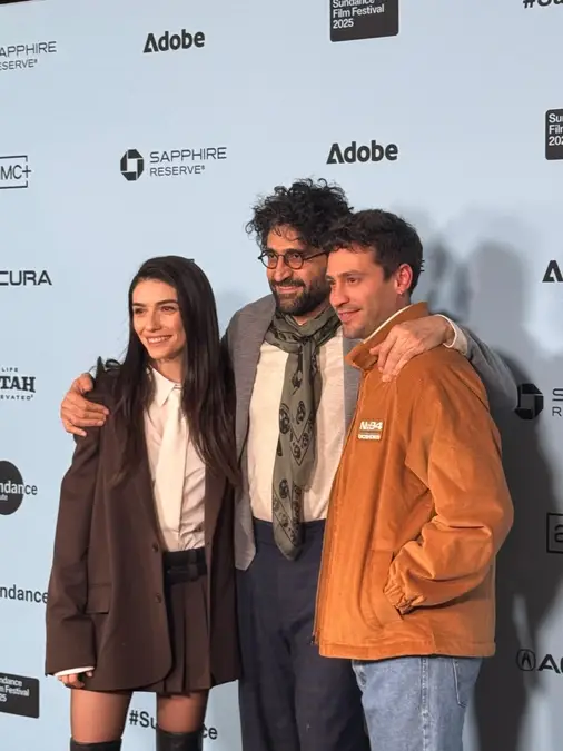 İranlı yönetmen Alireza Khatami'nin "Öldürdüğün Şeyler" filminde Erkan Kolçak Köstendil, Ekin Koç ve Hazar Ergüçlü başrolleri paylaşmıştı. Filmin dünya prömiyeri ABD Utah'da düzenlenen Sundance Film Festivali'nde gerçekleşti.