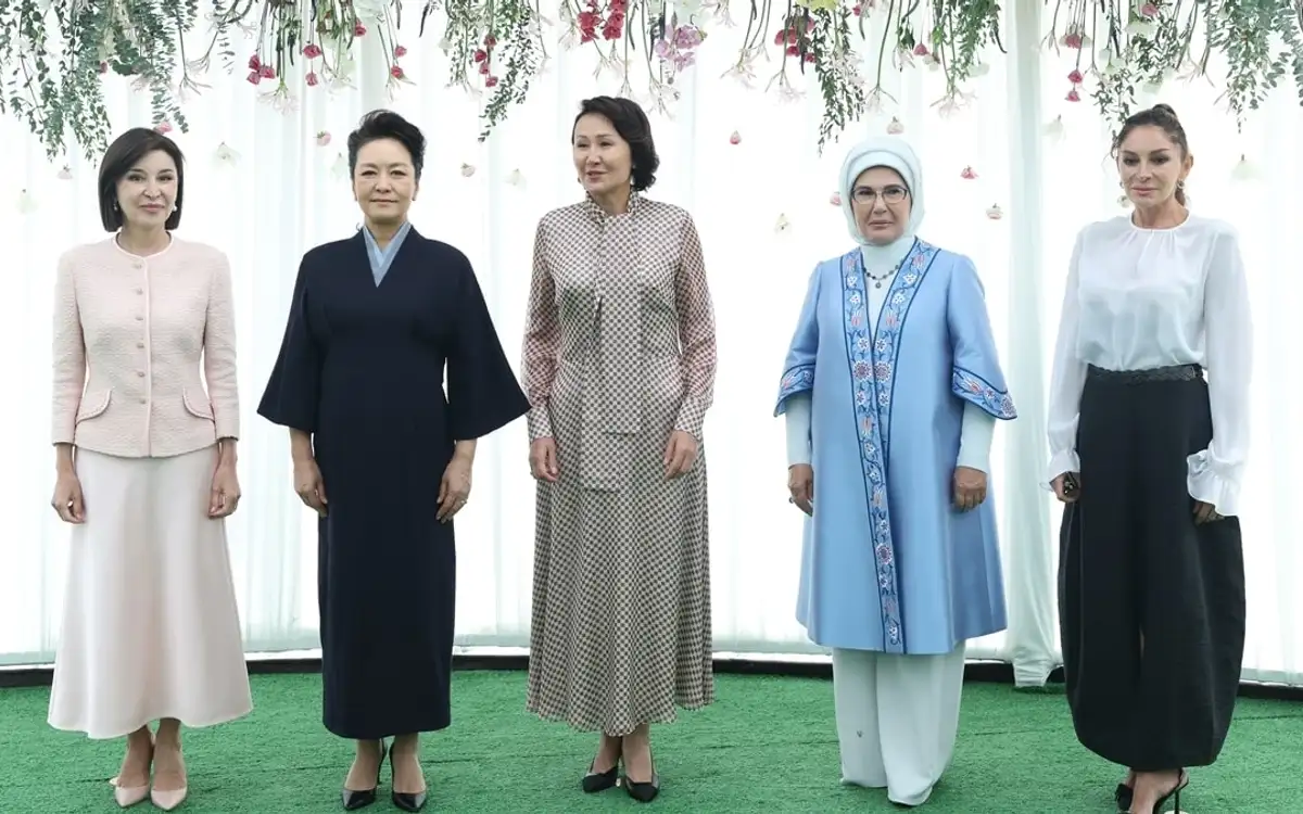 Emine Erdoğan Kırgızistan'da Lider Eşleriyle Buluştu