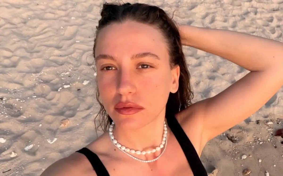 Serenay Sarıkaya'dan Kol Kası Paylaşımı