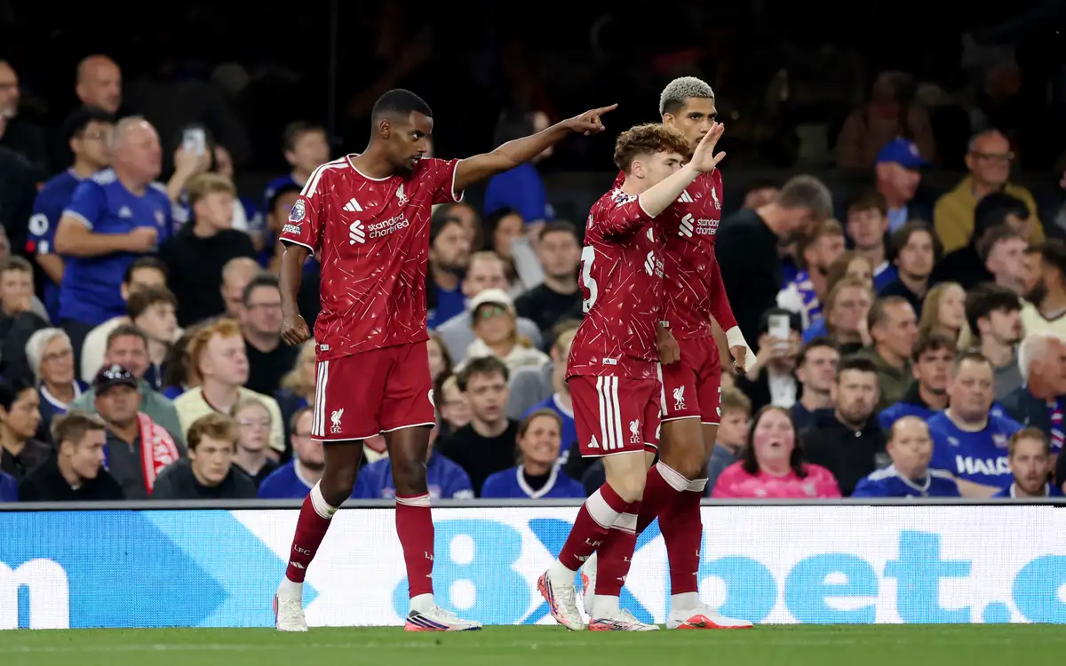 Fenerbahçe'nin rakibi Liverpool, ilk galibiyetini aldı