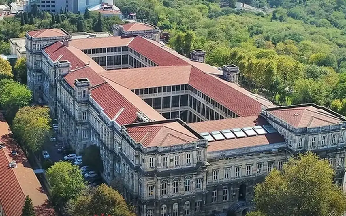 İstanbul Teknik Üniversitesi'ndeki Bir Fast Food Şubesinde Yangın
