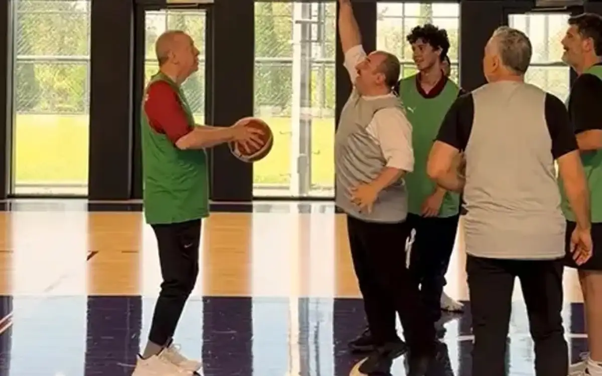 Cumhurbaşkanı Erdoğan Parkede! Varank Sayı Atamayınca Kameraman Oldu