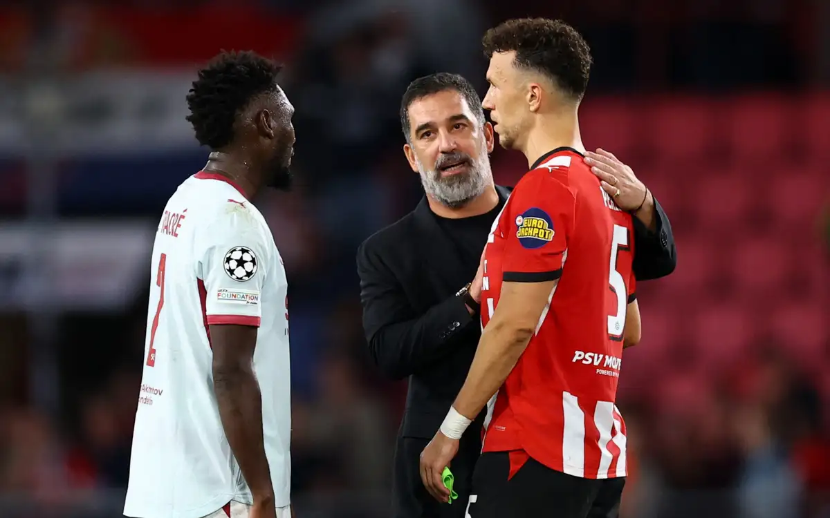 Halil Umut Meler yönetti, Arda Turan'ın Shakhtar'ı PSV ile berabere kaldı