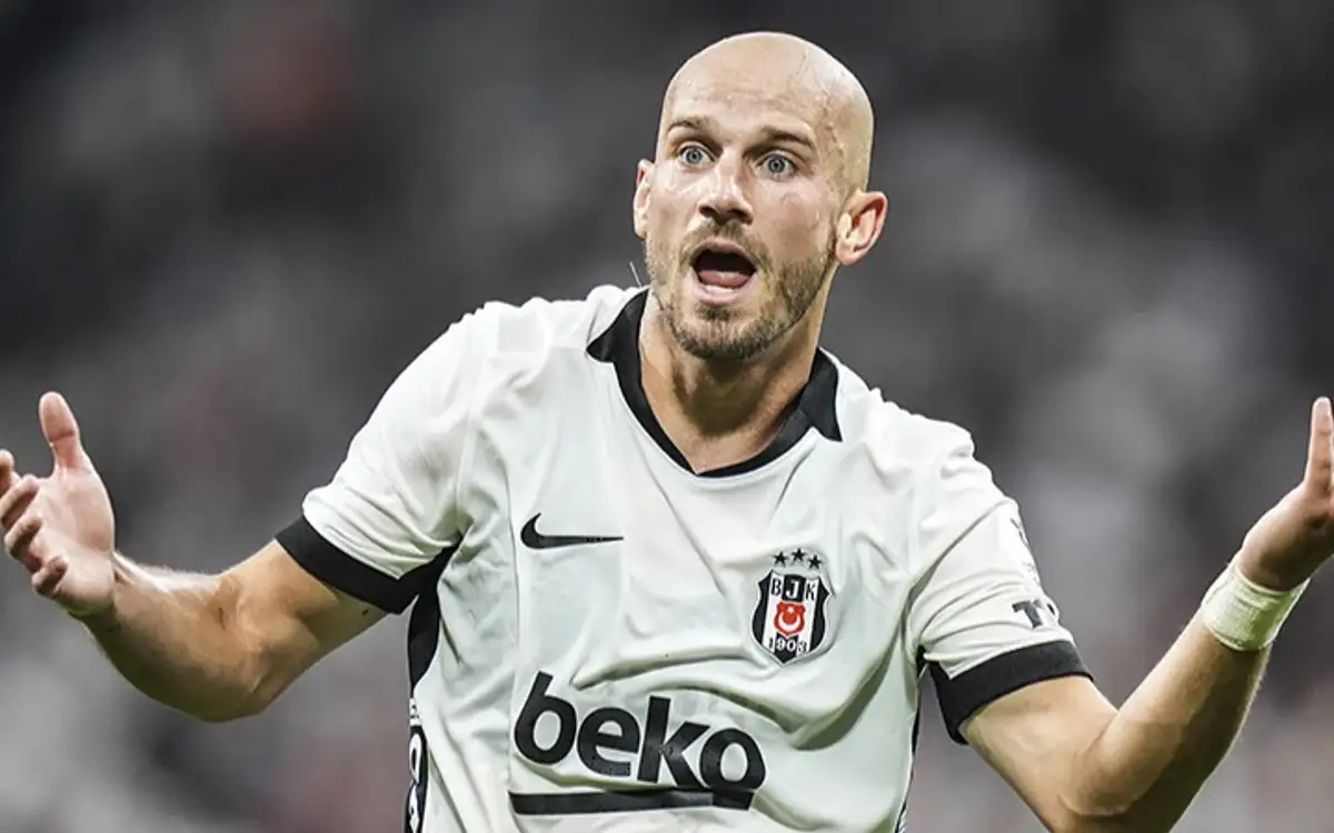 Ayrılığın eşiğinden döndü, Beşiktaş'ın vazgeçilmezi oldu