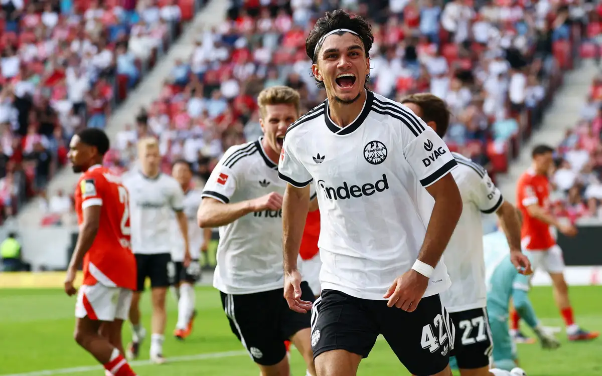 Can Uzun'un golleri Frankfurt'u Mainz karşısında galibiyete taşıdı