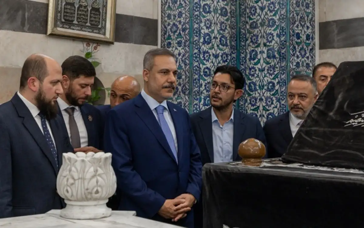 Hakan Fidan Suriye'de Tarihi Mekanları Ziyaret Etti