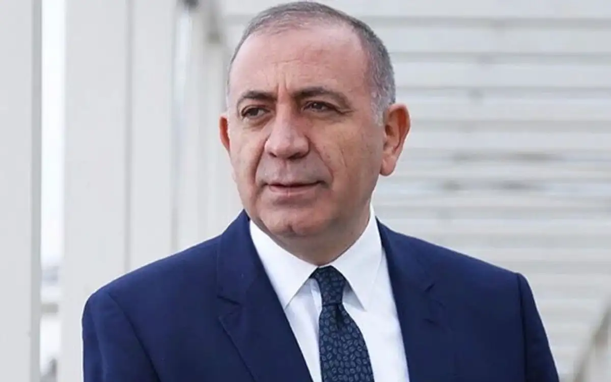 Gürsel Tekin'in Görevine Son Verildi