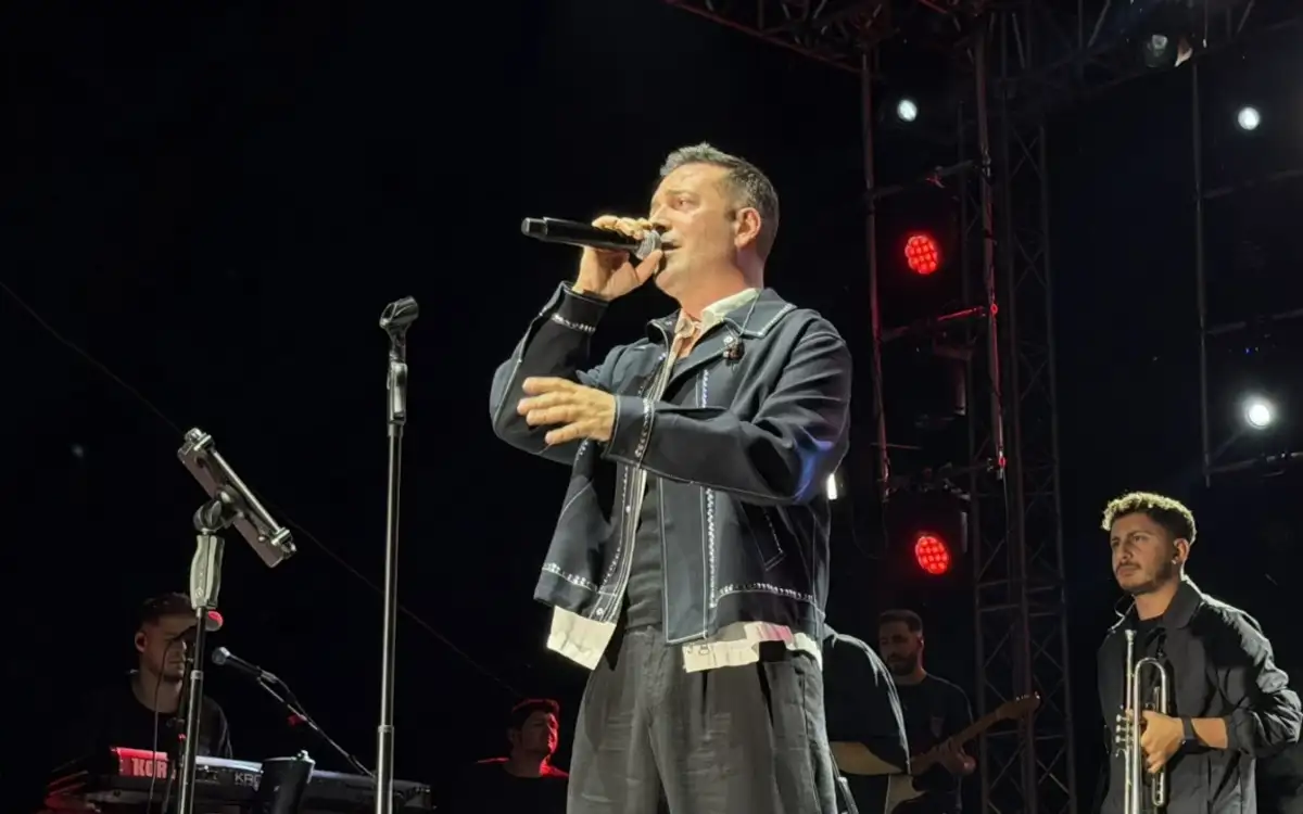 Oğuzhan Koç'tan Konserinde Sigara İçen Kişiye Sert Tepki