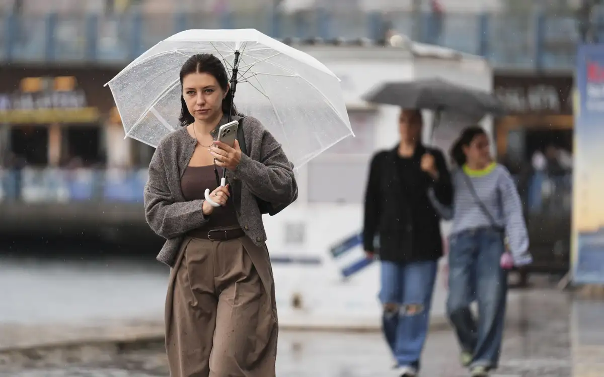 Sıcaklık düşecek, sağanaklar aralıksız sürecek