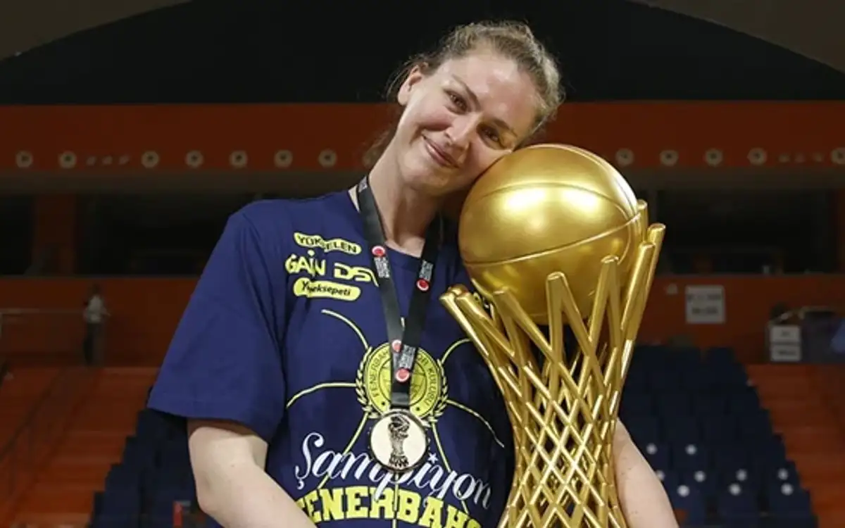 Fenerbahçe Kadın Basketbol Takımı Meesseman ile sözleşme uzattı