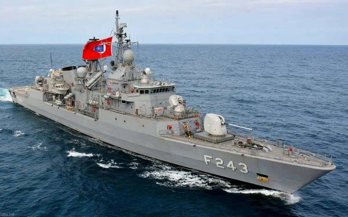 TCG Yıldırım Preveze Zaferi Kutlamalarında Halkla Buluştu