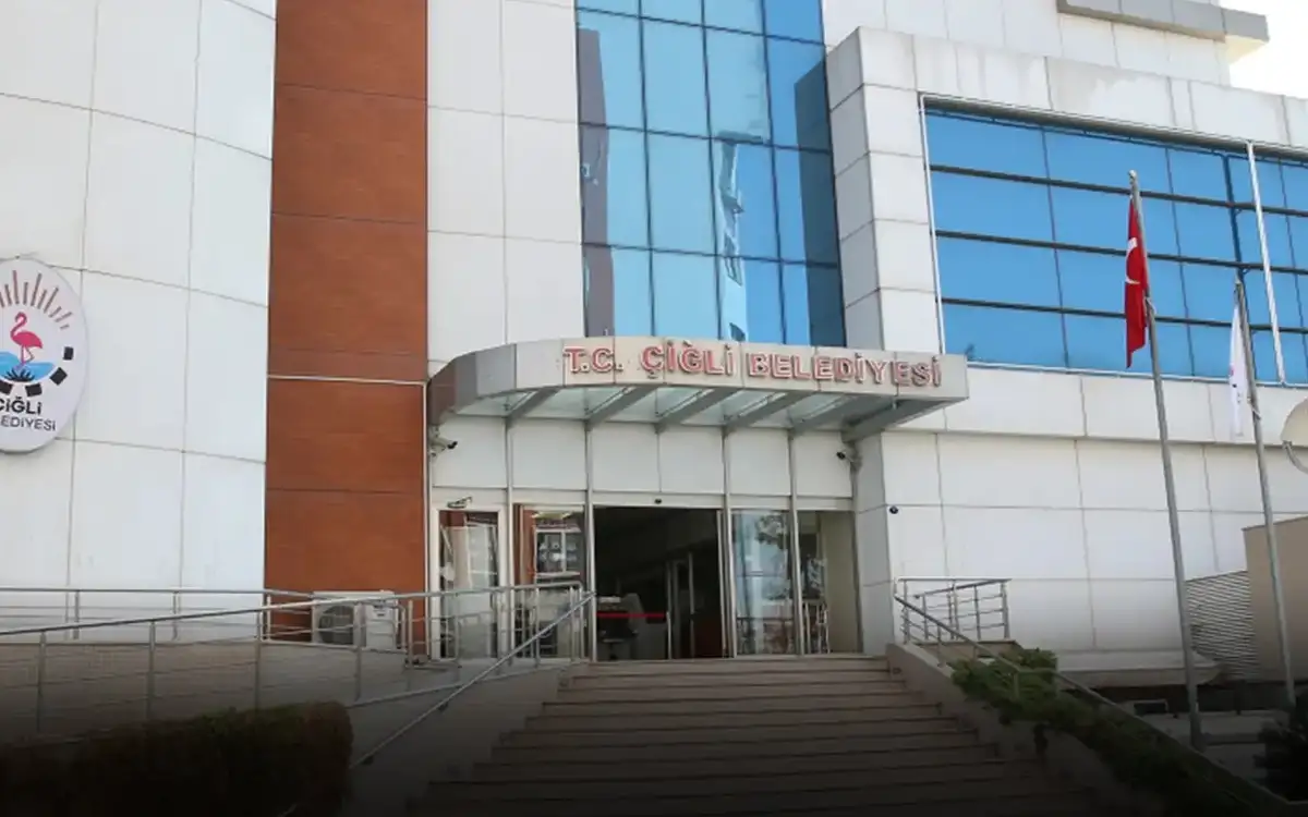 Çiğli Belediye Başkanı Yıldız, AK Parti'ye Katıldı