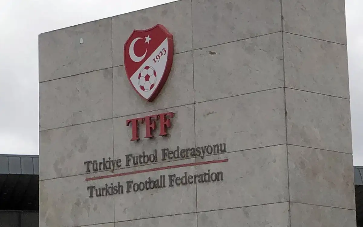 TFF'de 5 Yönetim Kurulu Üyesi İstifa Etti