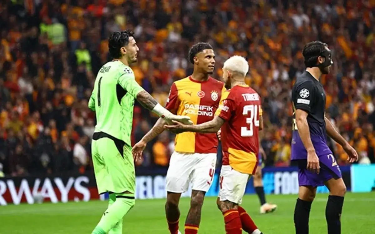 Galatasaray Barcelona maçında Lucas Torreira sakatlandı