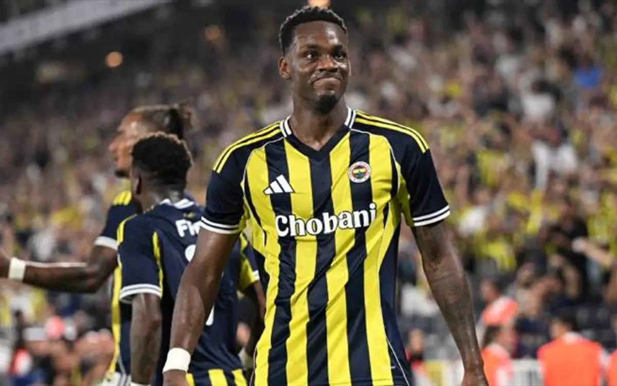 Fener'in Eski Oyuncusu Jhon Duran'dan Taraftarın Tepkisini Çeken Hamle!