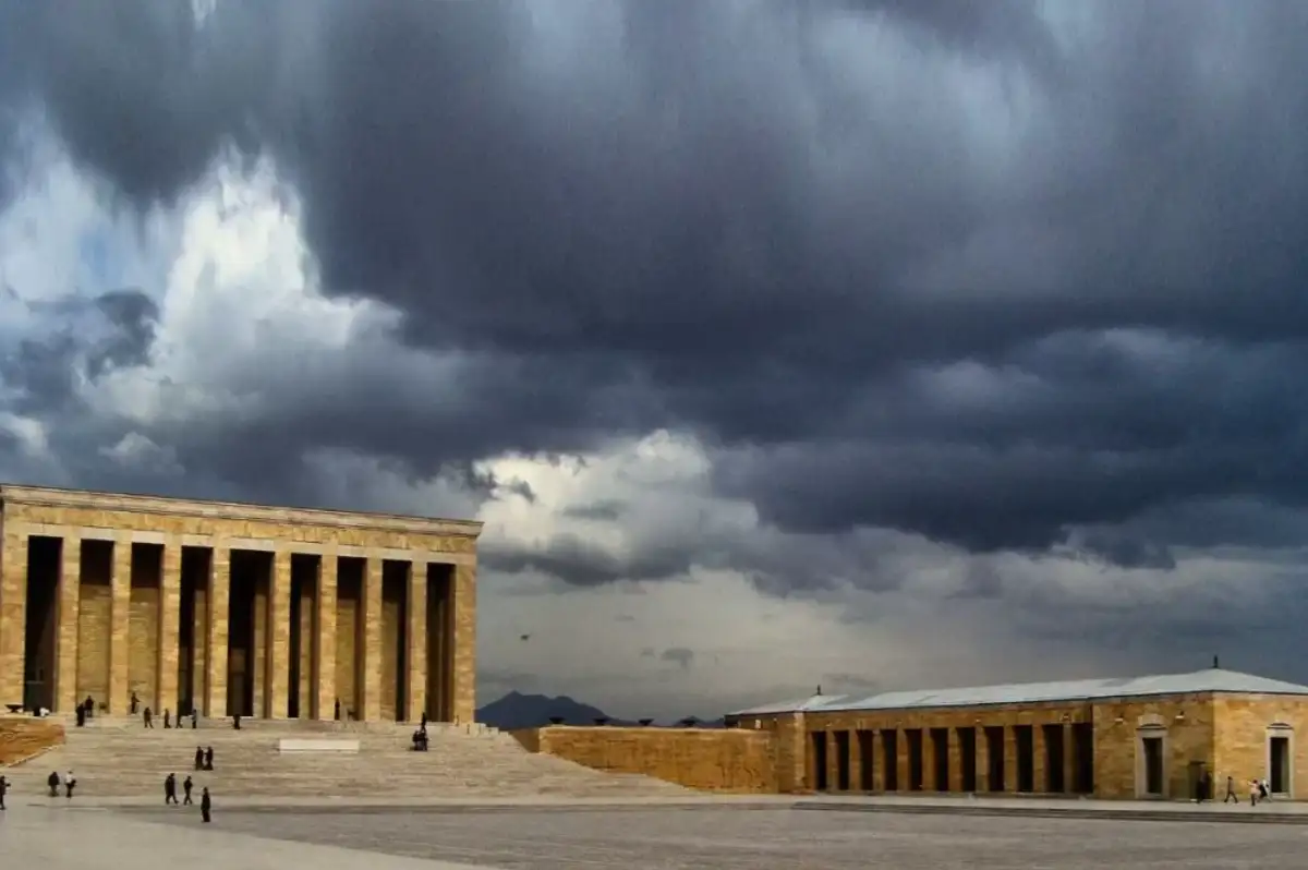 29 Ekim’de Anıtkabir Ziyaretçi Akınına Hazır: Bugün 22.00’ye Kadar Açık!