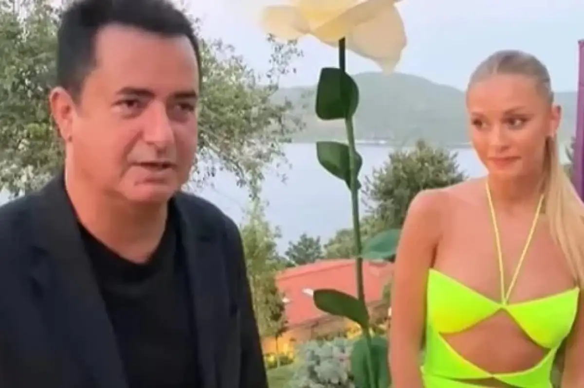 Acun’un Sevgilisi Ayça Çağla Altunkaya’nın Fosforlu Elbisesinin Markası ve Fiyatı