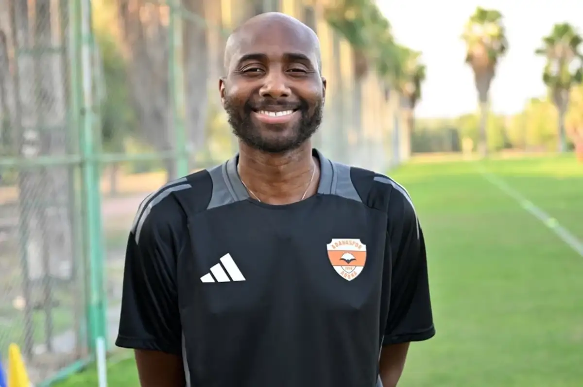 Adanaspor Teknik Direktörü Sol Bamba Hayatını Kaybetti! Manisa Deplasmanında Rahatsızlık Yaşamıştı