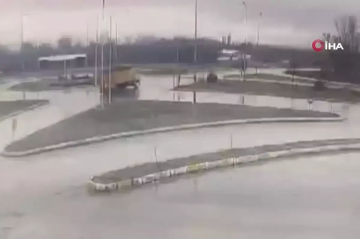 Afyonkarahisar'da Tır ile Kamyon Çarpıştı: 1 Ölü, 1 Yaralı