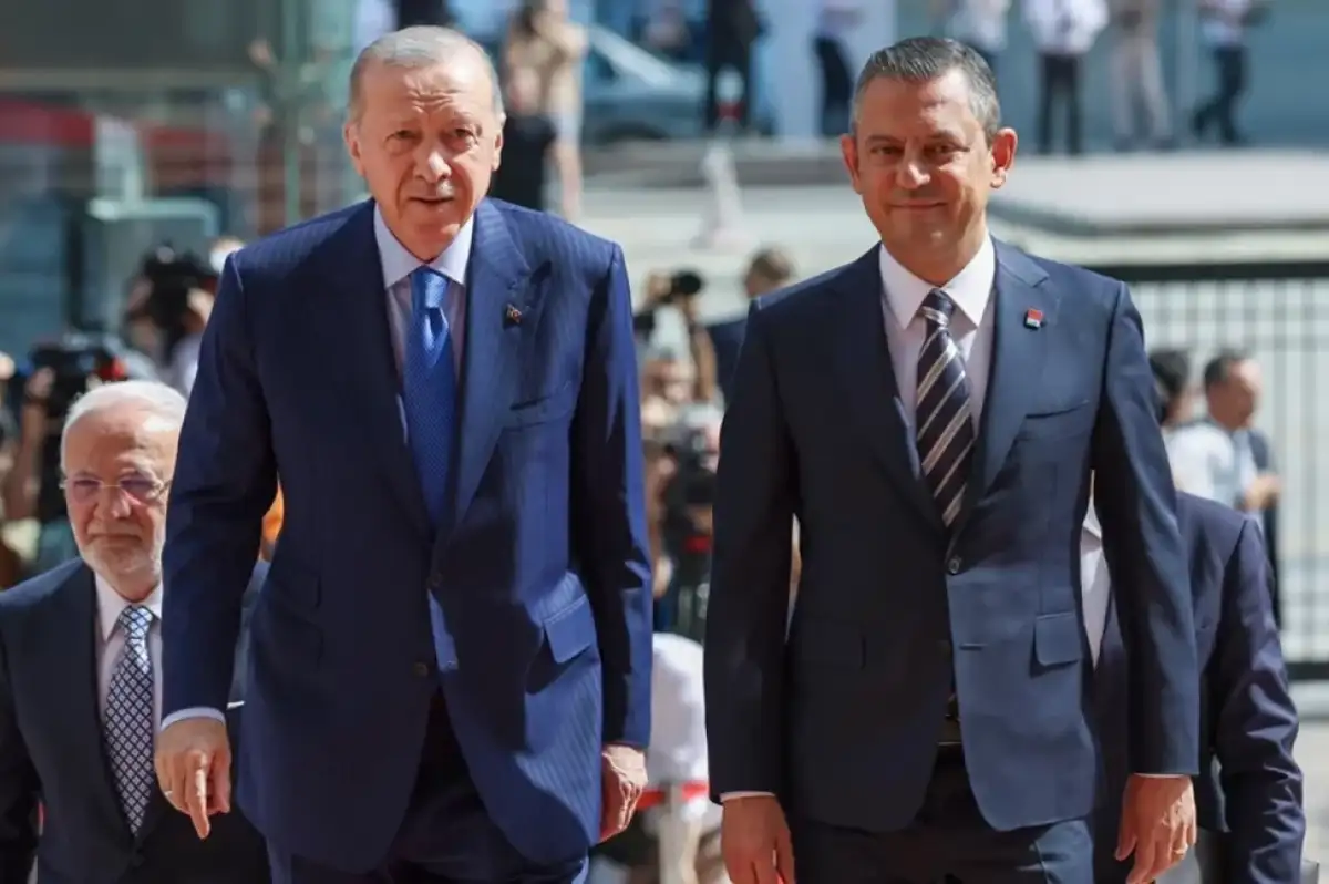 AK Parti Özgür Özel'i 'Parlatacak' İddiası Ortalığı Karıştırdı!