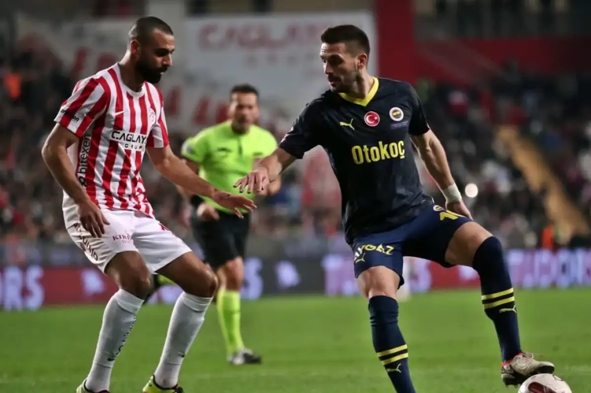 Antalyaspor Fenerbahçe Maçı Ne Zaman, Hangi Kanalda? Antalyaspor Fenerbahçe İlk 11'ler!