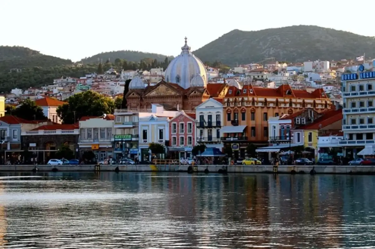 Ayvalık'ta 3 Günlük Tatil Sonrası Uzun Kuyruklar