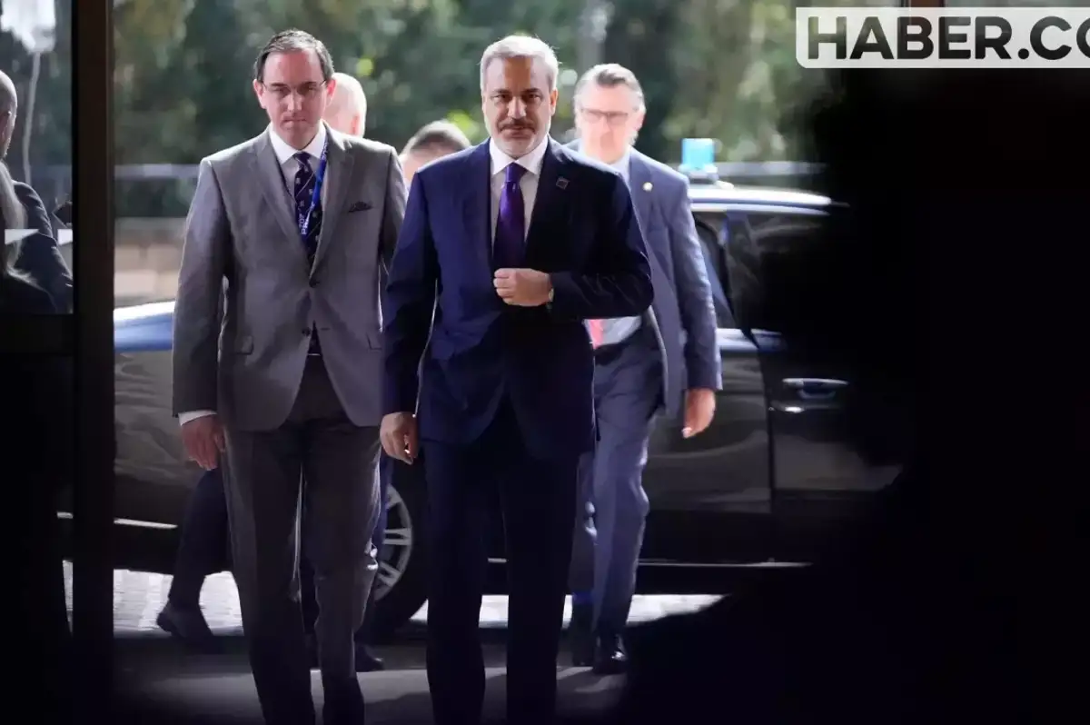 Bakan Fidan Tahran'a Gidiyor! İran Cumhurbaşkanının Yemin Törenine Katılacak