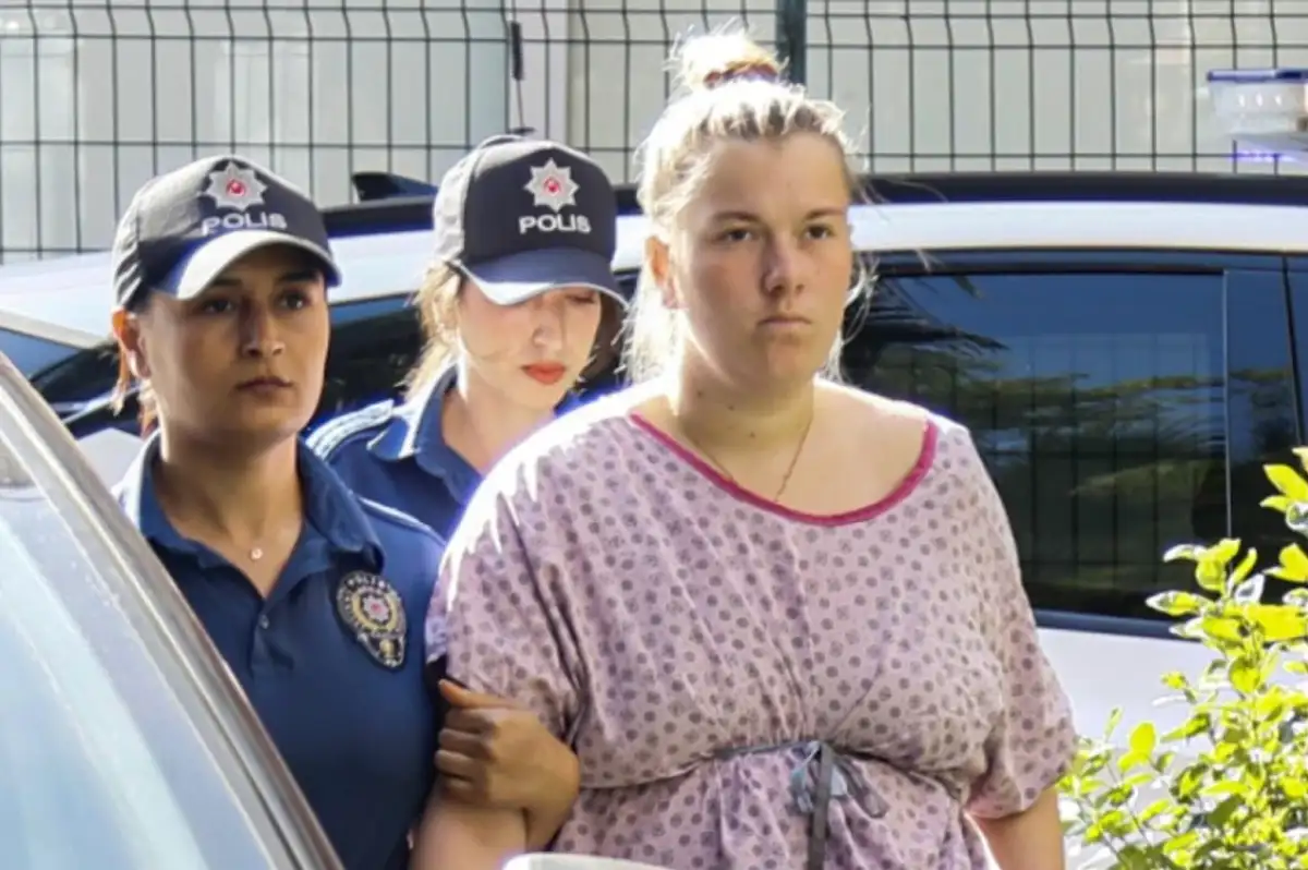Bebeğini Havalimanının Klozetine Bırakmıştı! Rus Anne Antalya'da Yargılandı