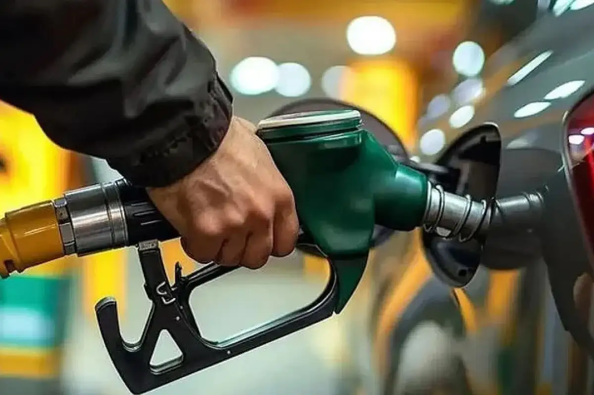 Benzine bu geceden itibaren 97 kuruş indirim geliyor