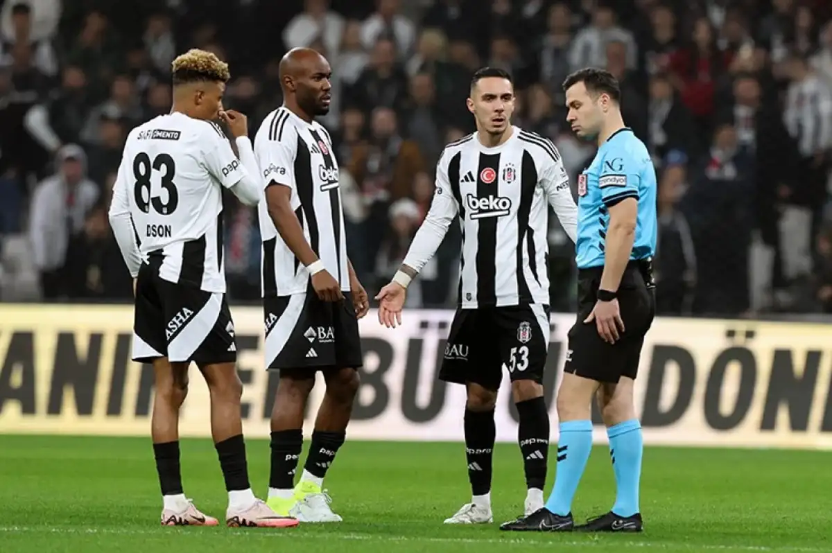 Beşiktaş-Alanyaspor Maçında Hakem Kararı Yorumcuları İkiye Ayırdı: Penaltı Tartışması Büyüdü