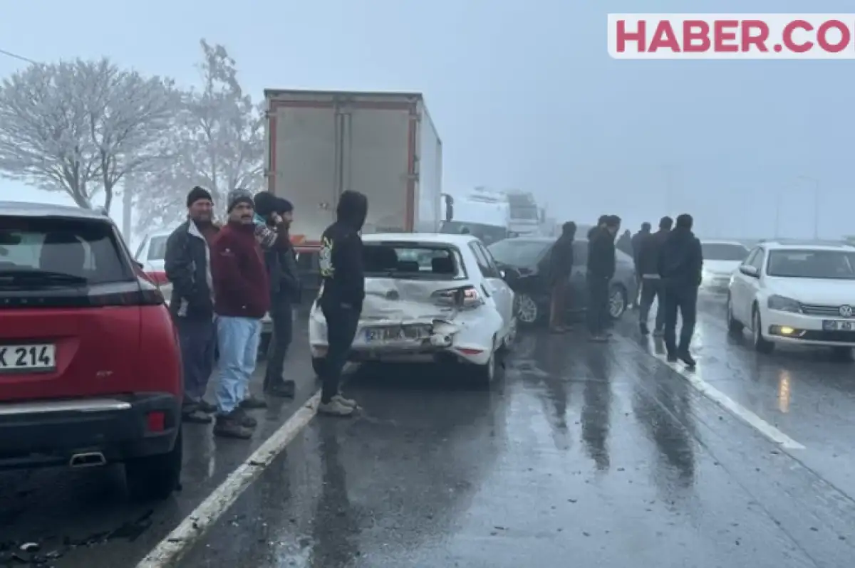 Bitlis'te 23 Araç Zincirleme Kazaya Karıştı: 1'i Ağır 31 Yaralı!