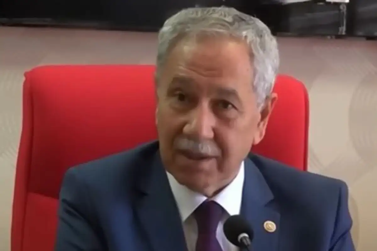 Bülent Arınç Sert Mesajlar Verdi! O İsimleri Açıkça Eleştirdi!