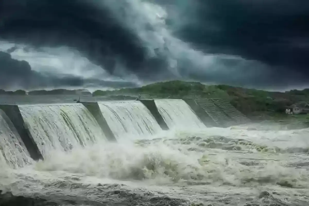 Çin’in Yangtze Nehri’nde Sel Başladı! Su Seviyesi Çok Yükseldi Önlemler Alınıyor