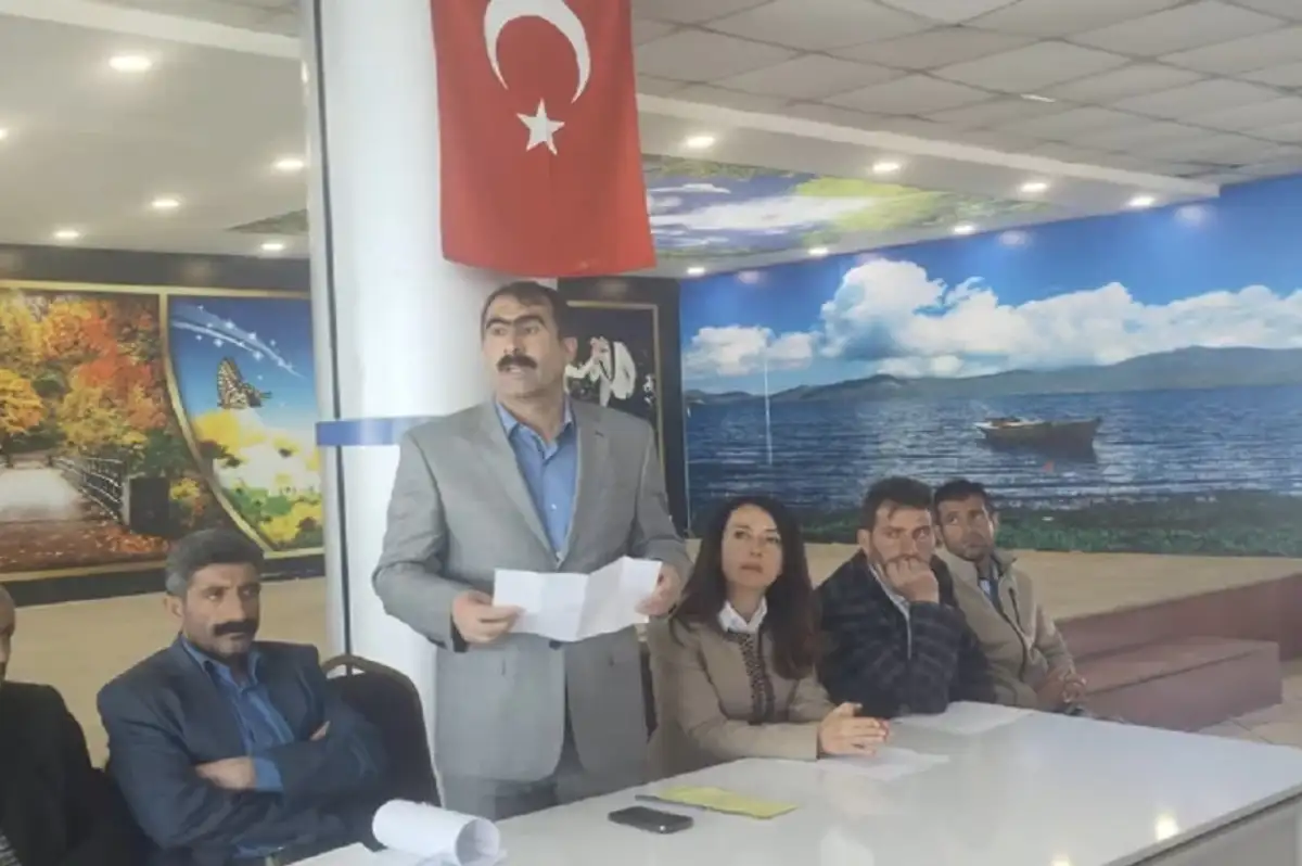 Dem Parti Yaprak Dökümü Yaşıyor! Bir İstifa Daha Geldi