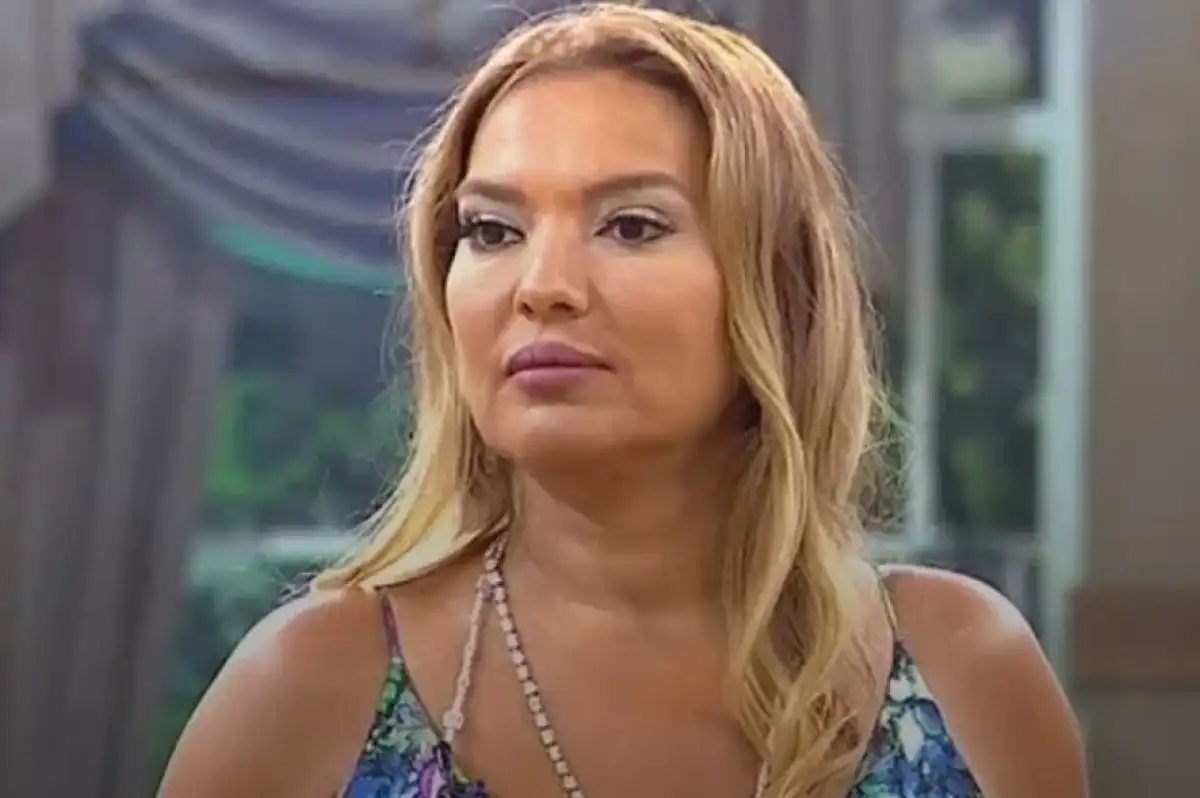 Demet Akalın 'Bedavacı' Dediği Kiracısını Evden Çıkarmanın Yolunu Sosyal Medyada Arıyor