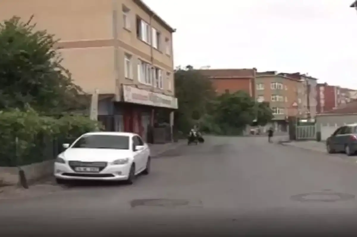 Denetimden Kaçayım Derken Polise Çarptı! İstanbul’da Polis Kaza Anı