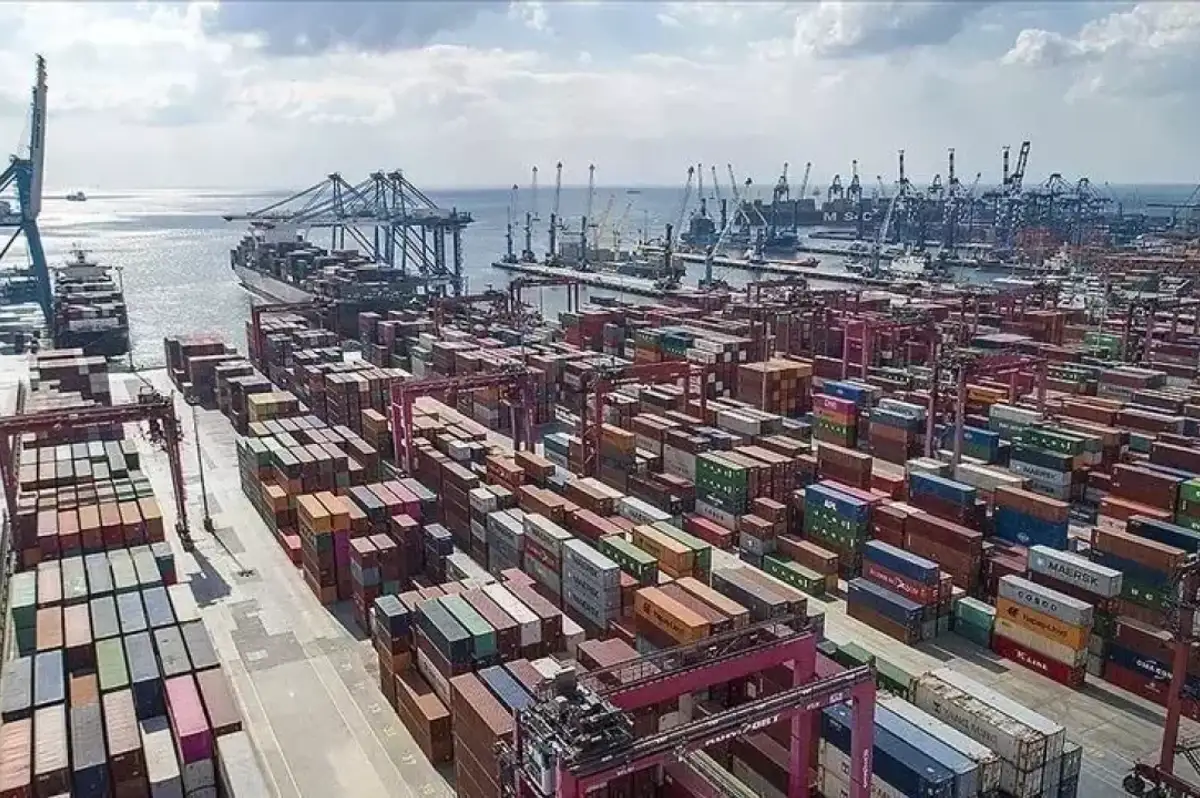Dış Ticaret Açığı Daralmaya Devam Ediyor