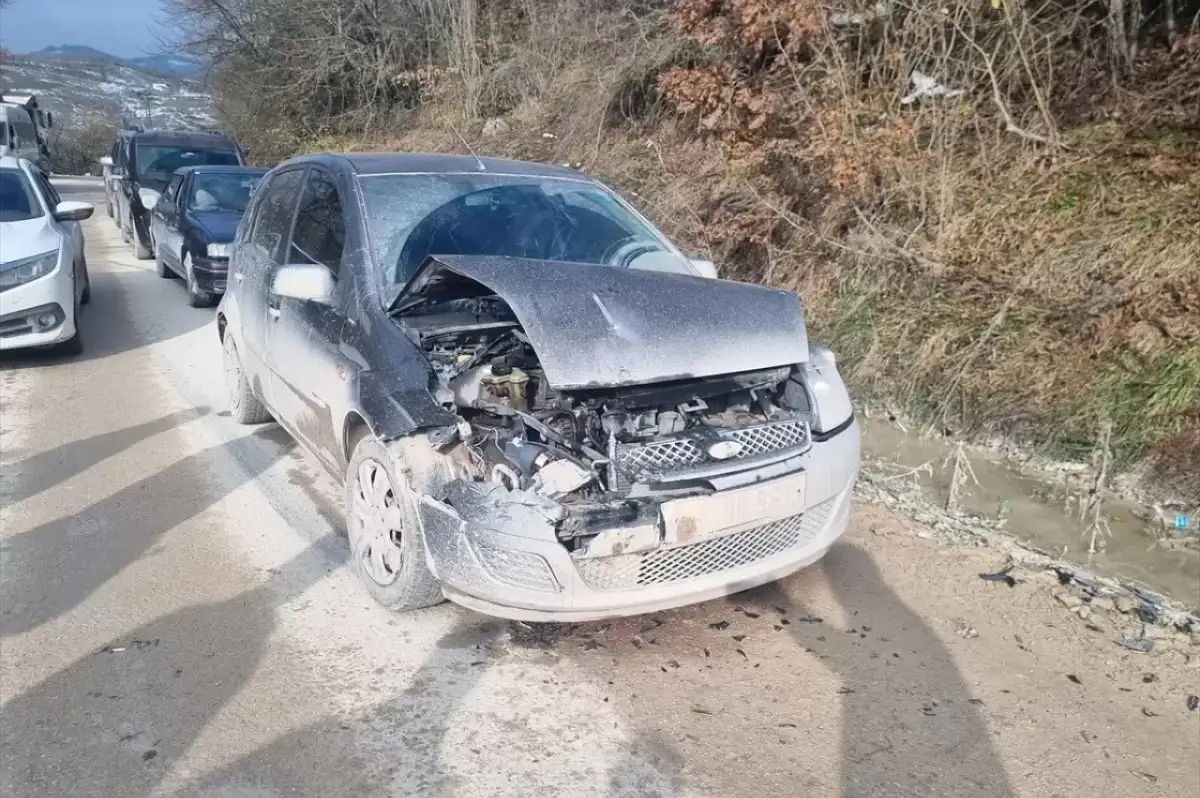 Düzce'de Heyelan: Yığılca'da 2 Köy Yolu Kapandı