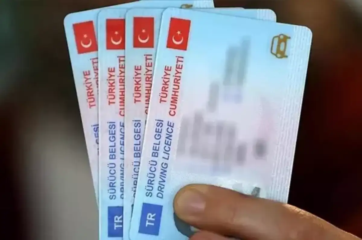 Ehliyet Randevu Tarihleri: Eski Tip Ehliyetleri Yenileme Süresi Uzatıldı