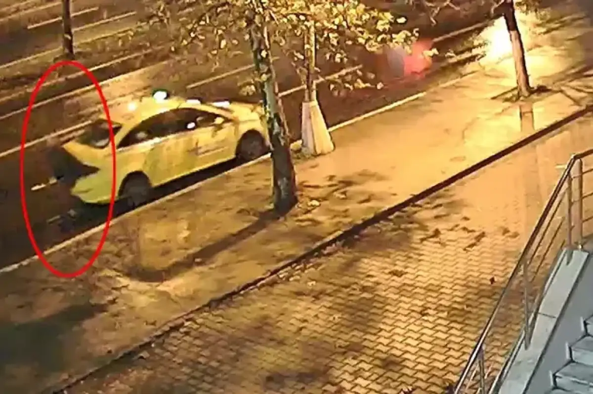 El Frenini Çekmeyi Unutan Taksici Canından Oldu! Durdurmaya Çalıştığı Aracın Altında Ezildi
