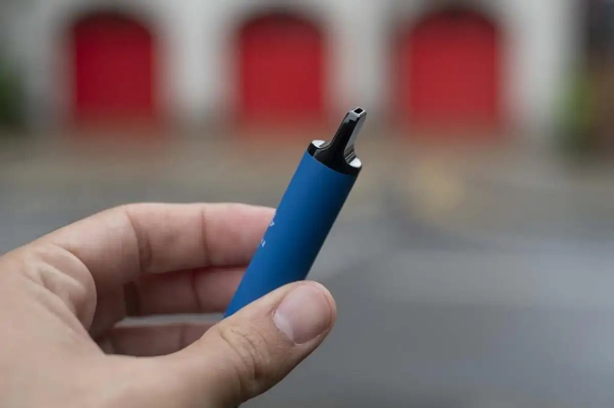 Elektronik sigarada büyük tehlike: Okulda gizlice içiliyor!