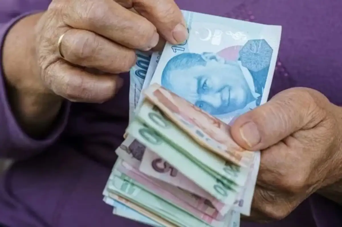 Emekli Promosyonunda Yarış Kızıştı! Akbank 17.500 TL, Vakıfbank 24.000 TL Ödüyor