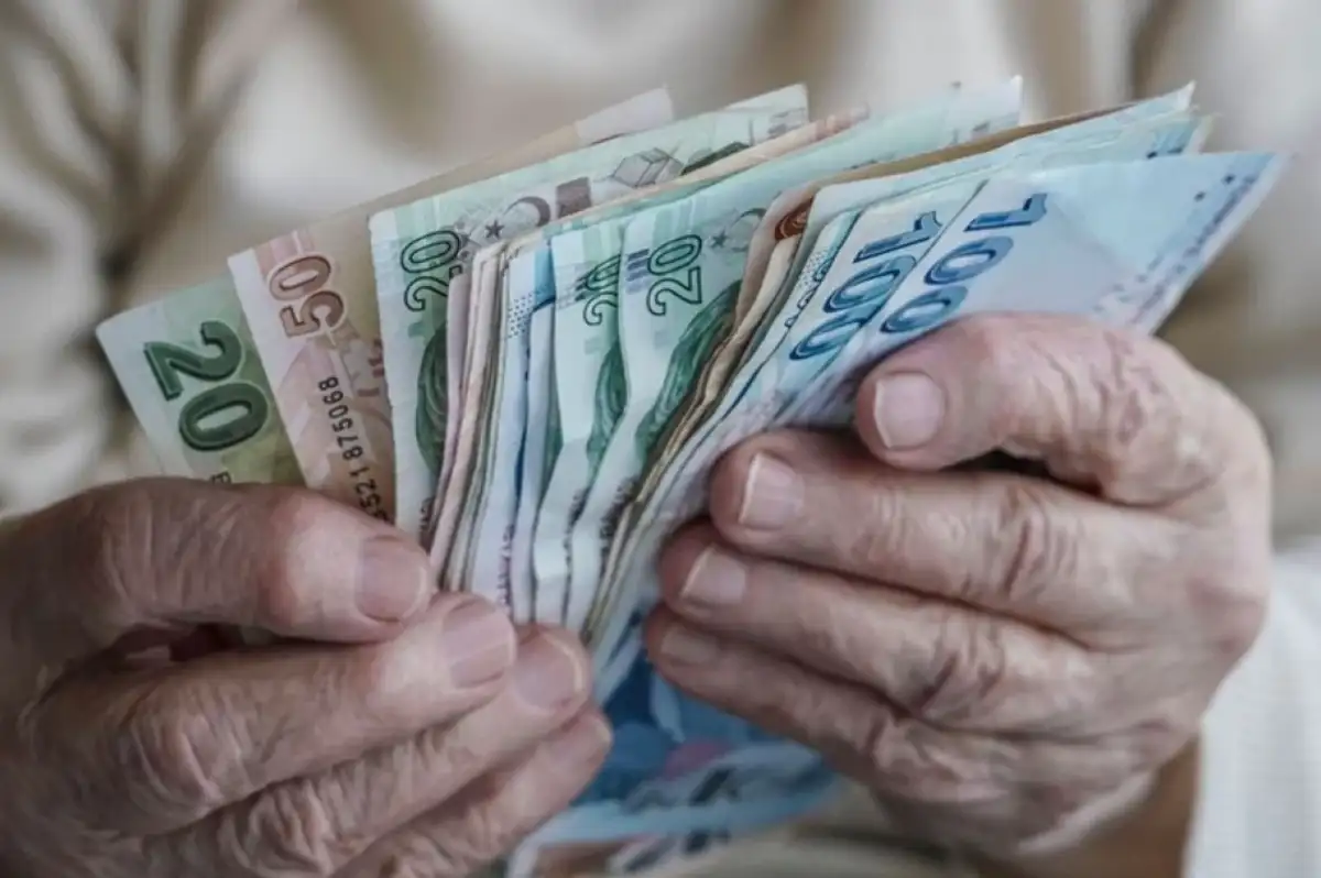 Emekliye Sıfır Zam Riski Kapıda: Kök Maaş Belirleyici Olacak