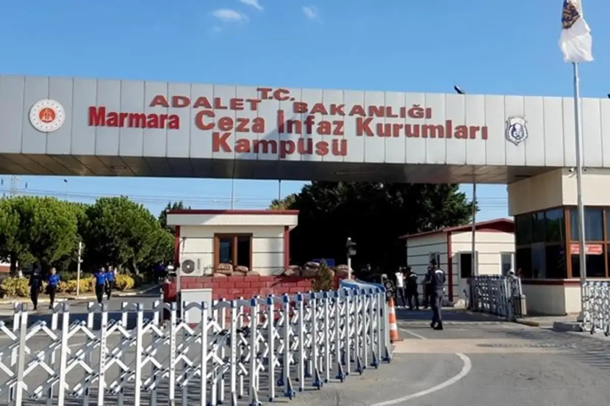 Erdoğan'ı protesto eden kadın zanlıların cezaevinde başörtüsü kesildi iddiası! İnfaz koruma memurları açığa alındı